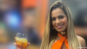Deolane Max Acompanhante Deolane Max - Cabeçalho