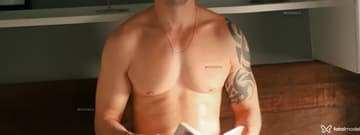 Acompanhante Léo Saba - Cabeçalho