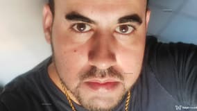 Jon Sitri Acompanhante Jon Sitri - Cabeçalho