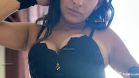 Acompanhante Josiane - Cabeçalho