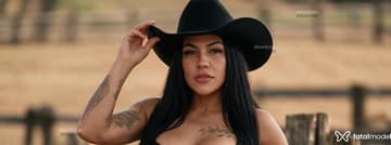 Serena Fox Acompanhante Serena Fox - Cabeçalho