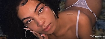 Acompanhante Maya - Cabeçalho