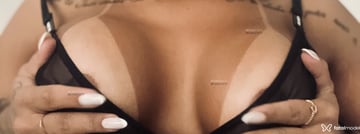 Acompanhante Thaina - Cabeçalho