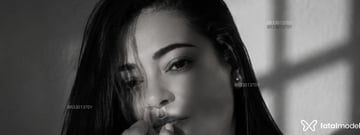 Acompanhante Tiffany - Cabeçalho