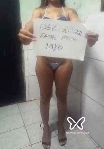 Imagem do vídeo de verificação de Larissa Mel