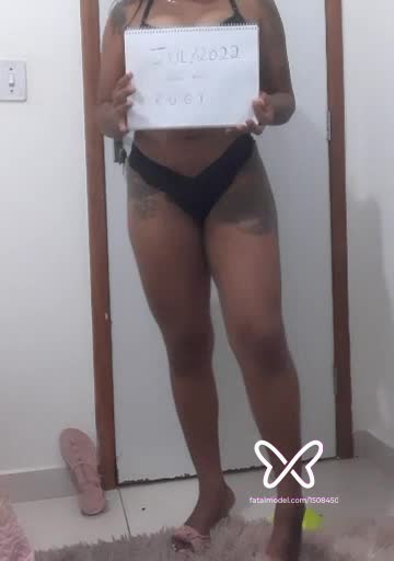 Imagem do vídeo de verificação de Beatriz TATUADA