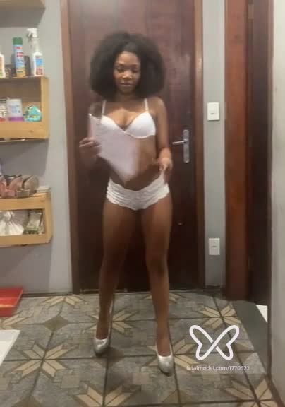 Imagem do vídeo de verificação de Kiara veryhot