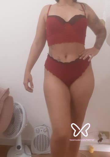 Imagem do vídeo de verificação de Lari Cardoso