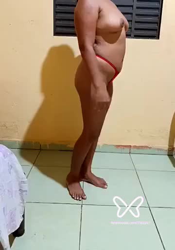 Imagem do vídeo de verificação de Adriana