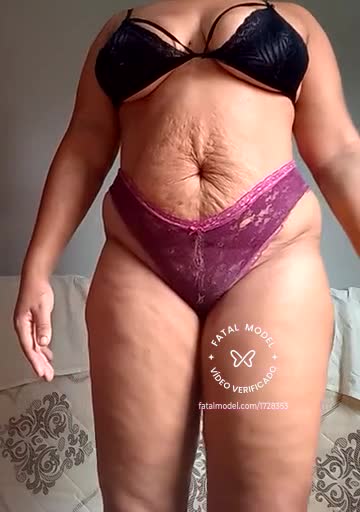 Imagem do vídeo de verificação de Monique Xavier
