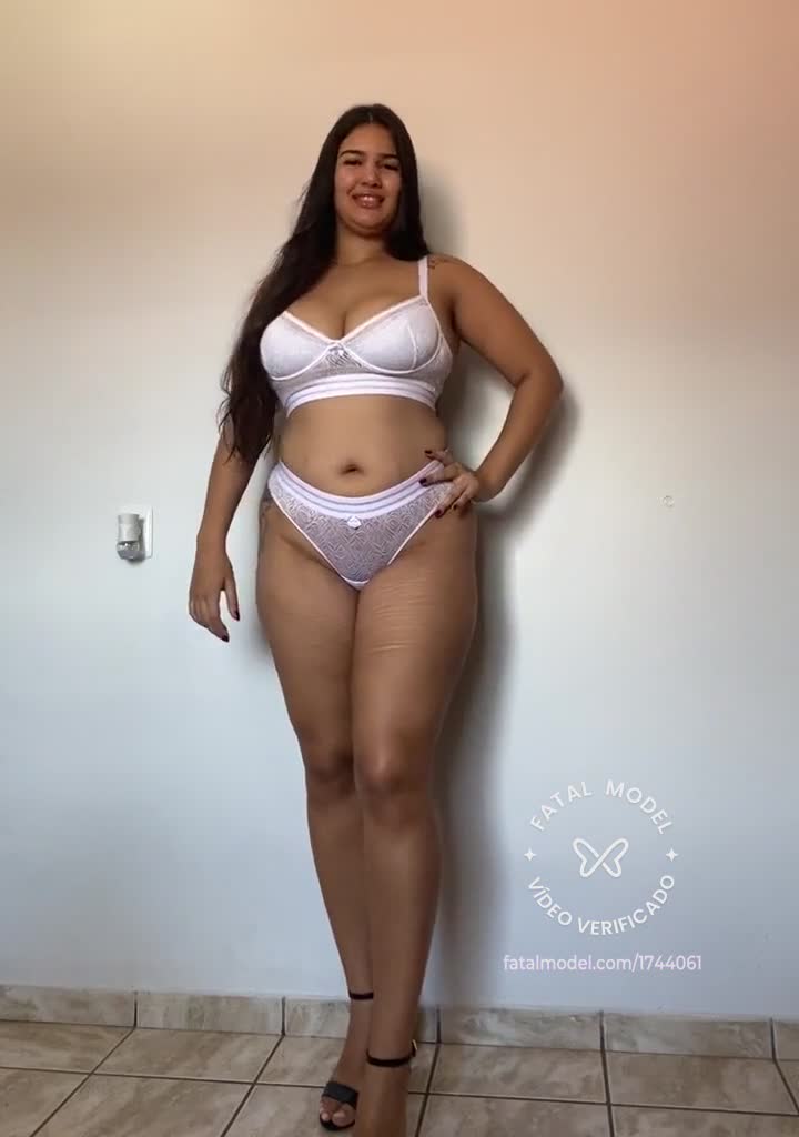 Imagem do vídeo de verificação de Camila Rapunze
