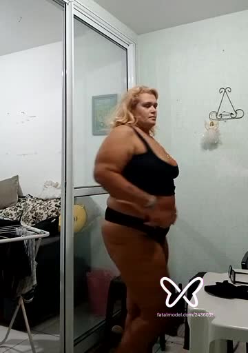 Imagem do vídeo de verificação de Thilly Ly