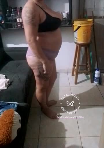 Imagem do vídeo de verificação de Poly Santos