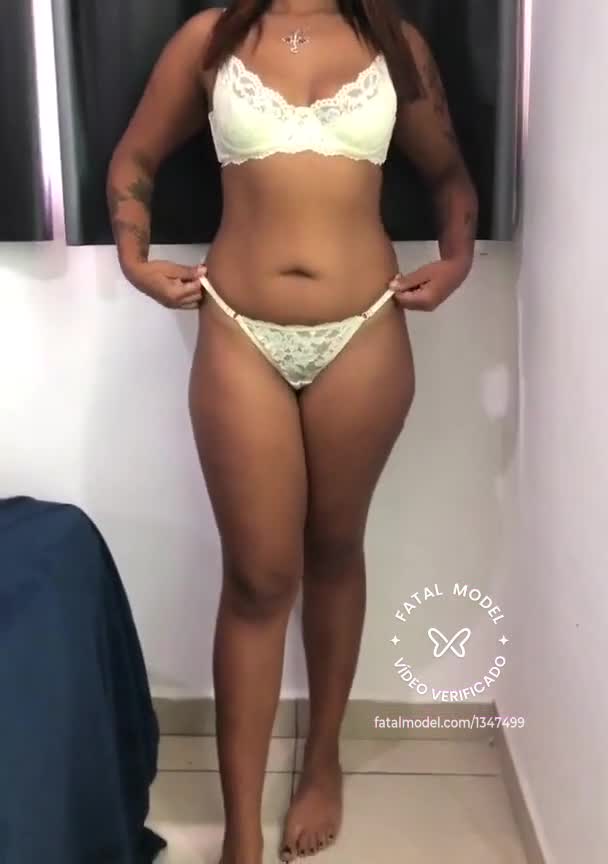 Imagem do vídeo de verificação de Lívia Hert