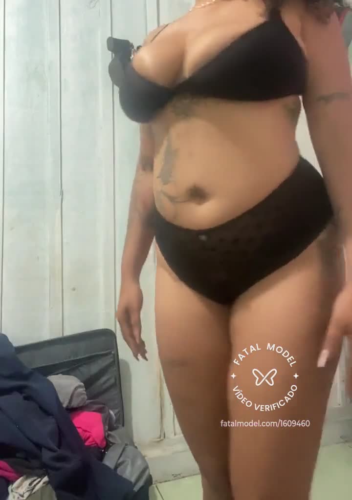 Imagem do vídeo de verificação de Monique