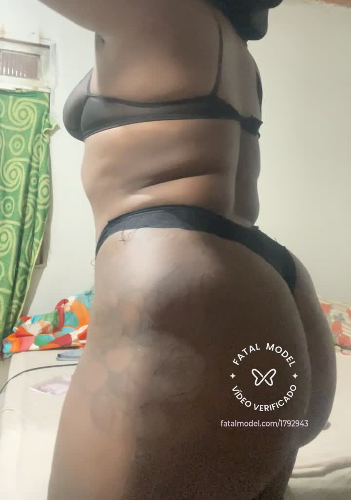 Imagem do vídeo de verificação de Juliaa