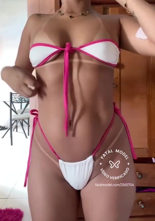 Imagem do vídeo de verificação de Bruna Rosa
