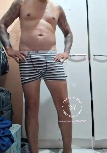 Imagem do vídeo de verificação de Singles Realizador