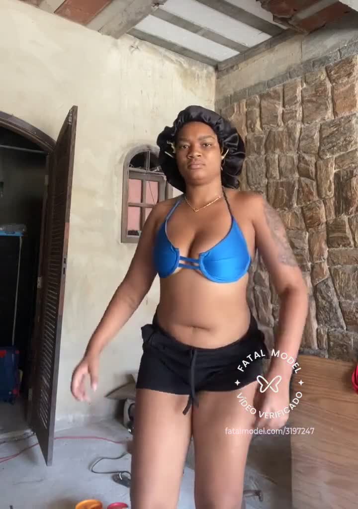 Imagem do vídeo de verificação de Isadora
