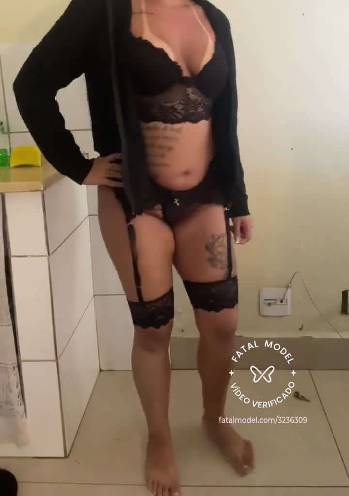 Imagem do vídeo de verificação de Mia Cariocaa