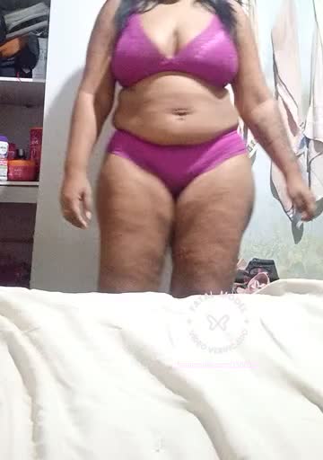 Imagem do vídeo de verificação de Lívia Oliveira