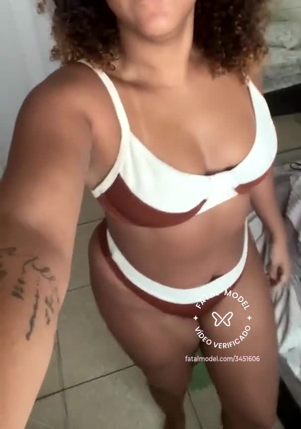 Imagem do vídeo de verificação de Marcela