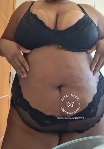 Imagem do vídeo de verificação de Lorena Fox