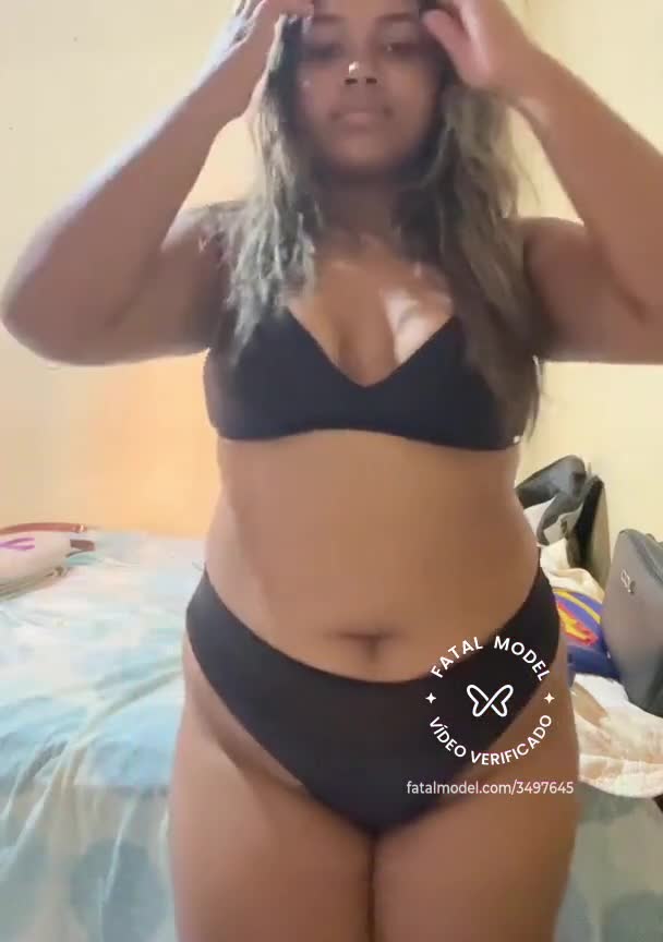 Imagem do vídeo de verificação de Isabela