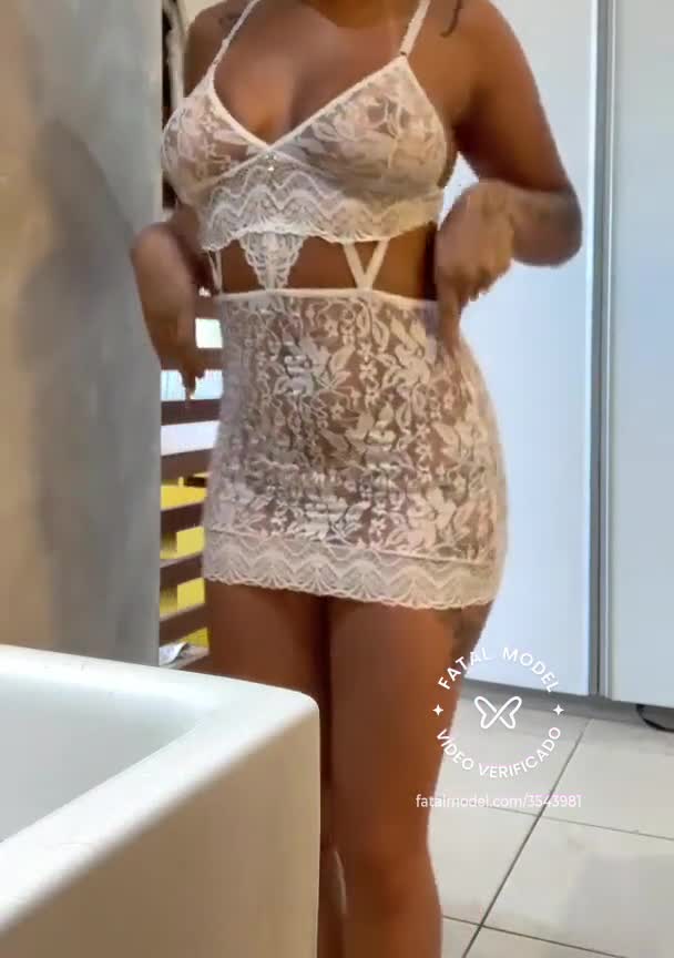 Imagem do vídeo de verificação de Alice Dos Anjos