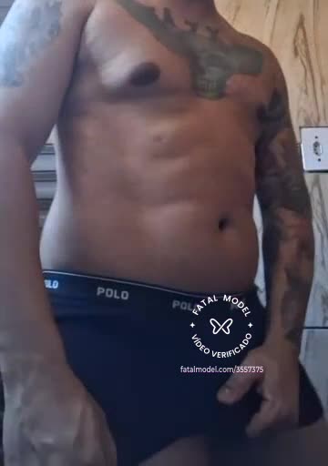 Imagem do vídeo de verificação de Mike Shinoda