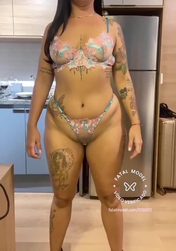 Imagem do vídeo de verificação de Mirella Miranda