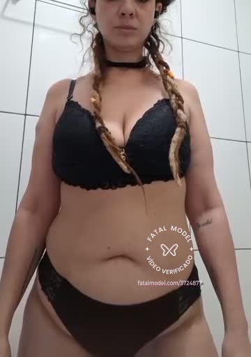 Imagem do vídeo de verificação de Viviane Ignis