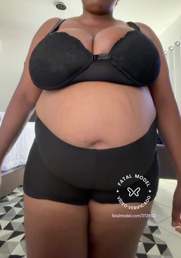 Imagem do vídeo de verificação de Yasmin
