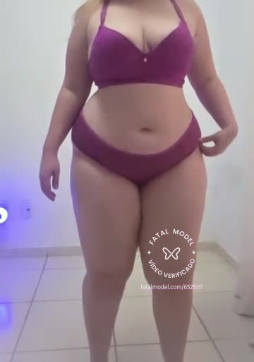 Imagem do vídeo de verificação de Julia borges