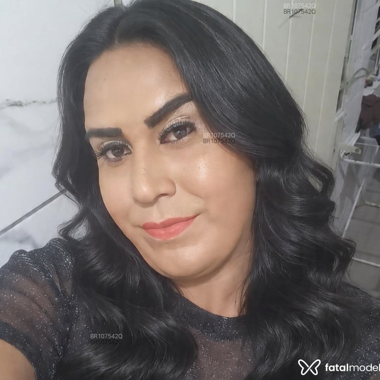 Acompanhante Guta Marks - Feed