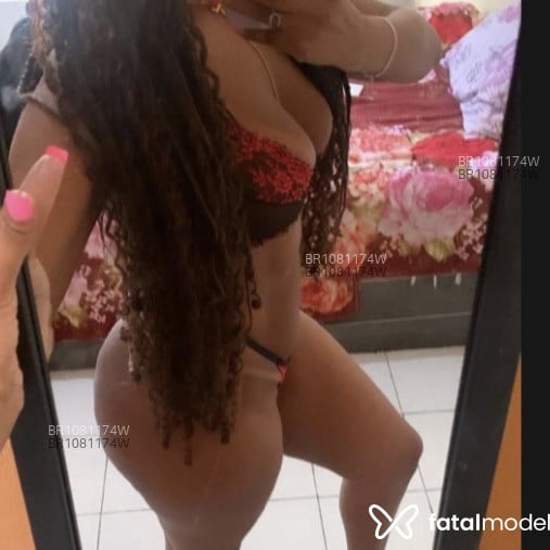 Acompanhante Iza Kaya - Feed
