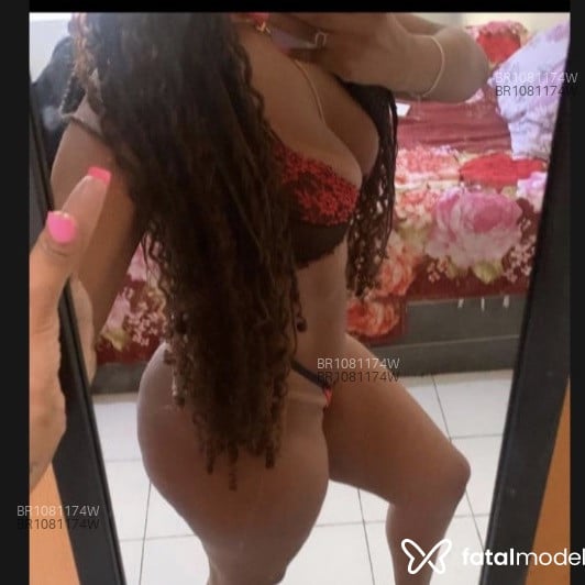 Acompanhante Iza Kaya - Feed