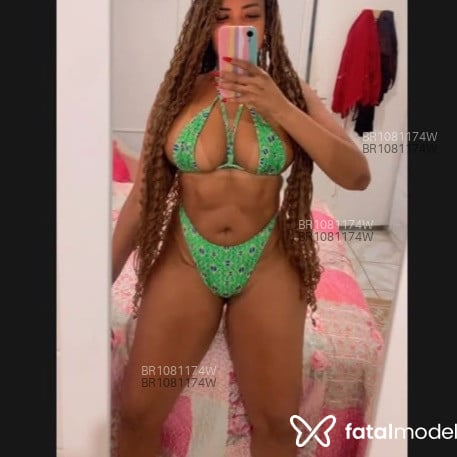 Acompanhante Iza Kaya - Feed