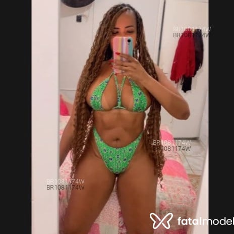 Acompanhante Iza Kaya - Feed