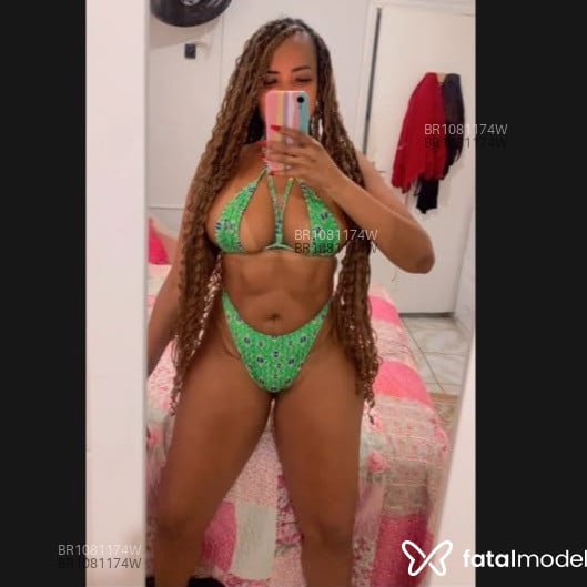 Acompanhante Iza Kaya - Feed