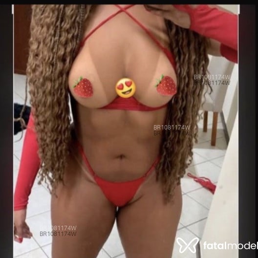 Acompanhante Iza Kaya - Feed