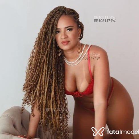 Acompanhante Iza Kaya - Feed