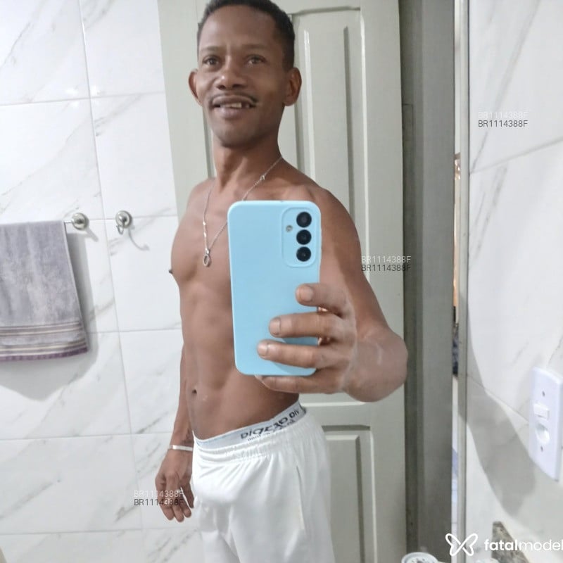 Acompanhante Leandro - Feed