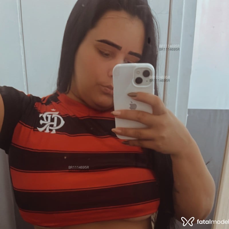 Acompanhante May - Feed