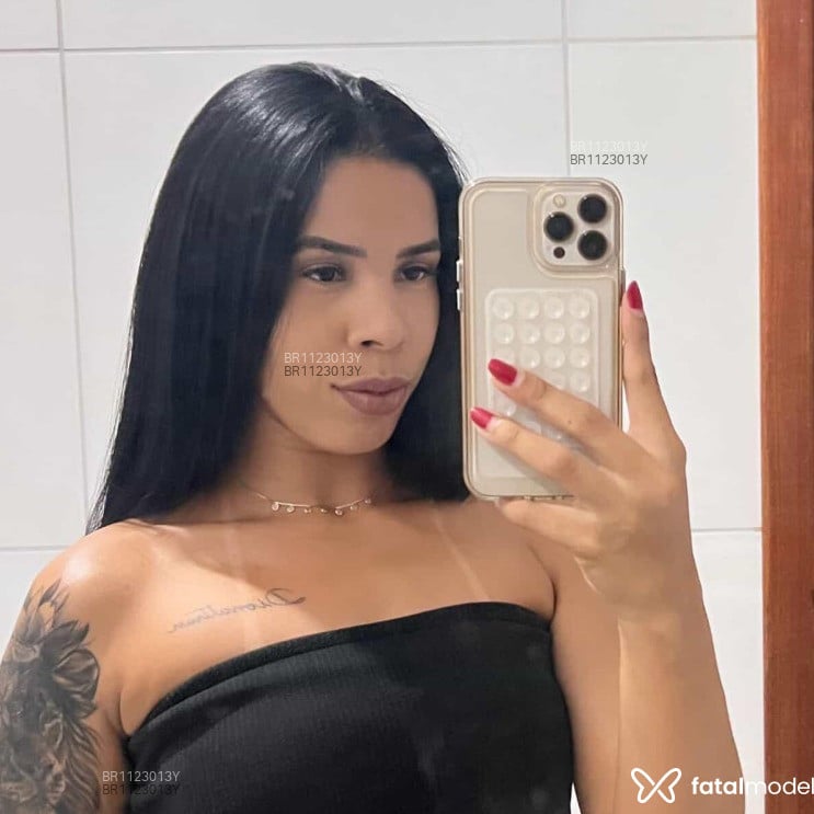 Acompanhante Larissa Cuts - Feed