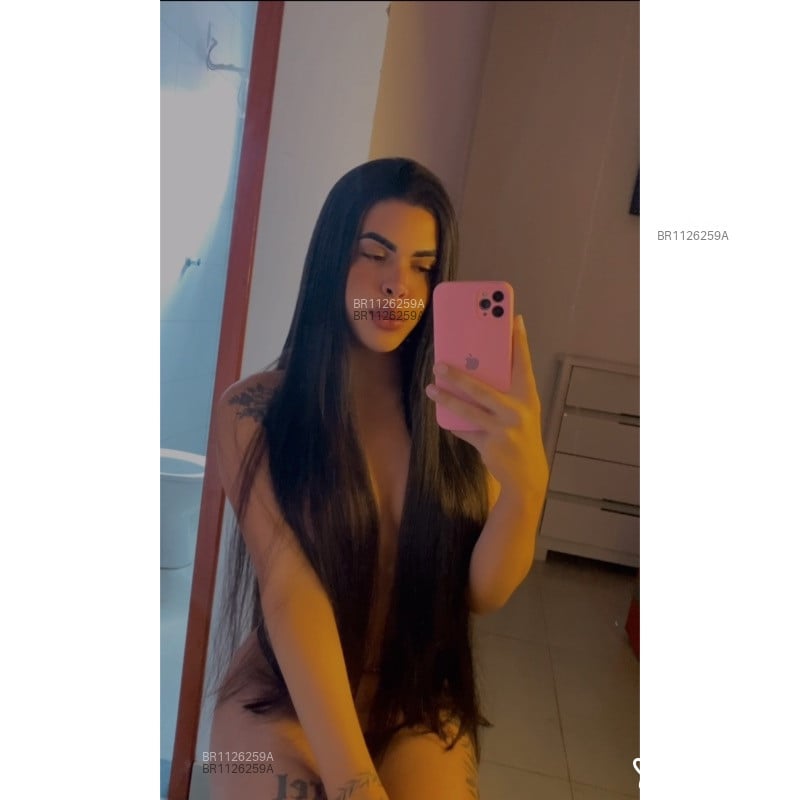 Acompanhante Lavinia - Feed