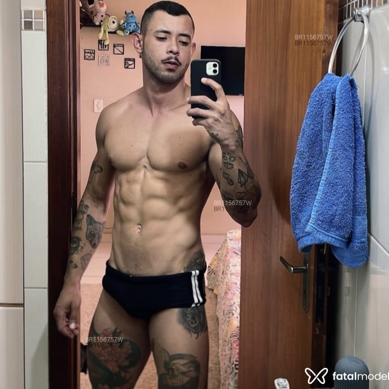 Acompanhante Luís Felipe - Feed