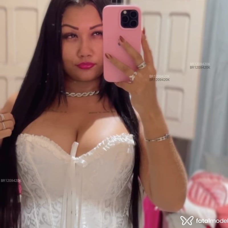 Acompanhante Morena - Feed