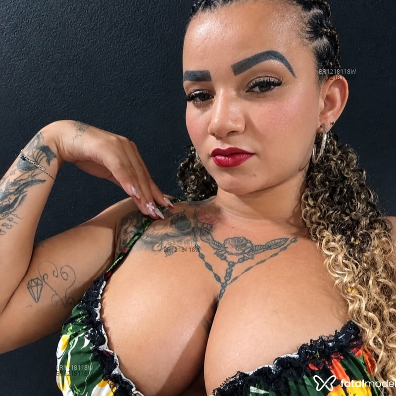 Acompanhante Carol Moura - Feed