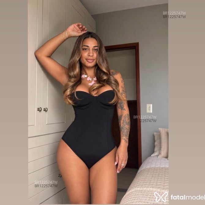 Acompanhante Cristina Ferrari - Feed